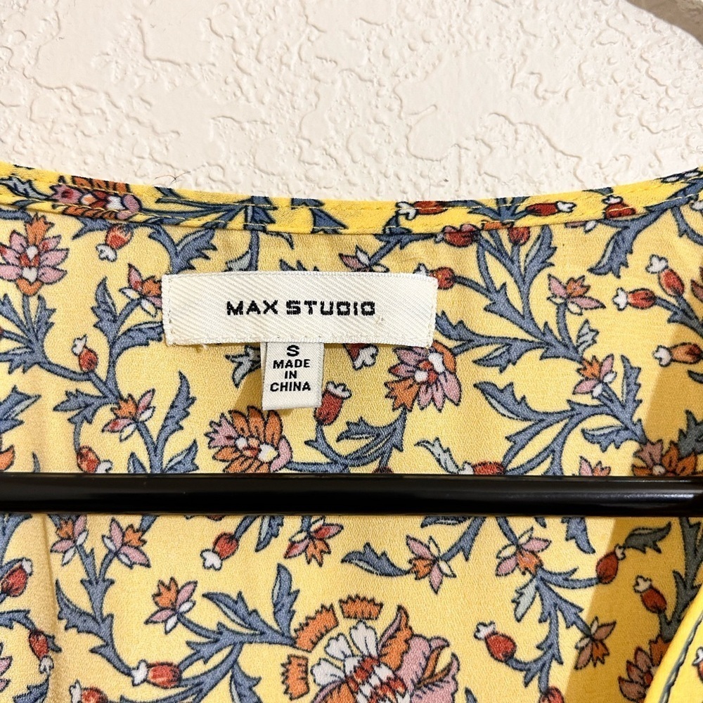 MAX STUDIO Floral Yellow Wrap Top - Picture 2 of 6